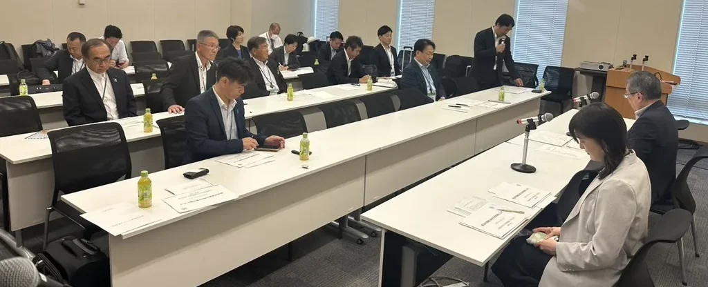 自民議員団政調理事会管外調査で（防災庁設置準備室）
